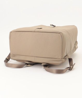 Y'SACCS 【MADE IN JAPAN】　WELLBA　人間工学バックパック　Mサイズ グレージュ