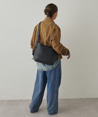 IACUCCI ルオータ ミディアムショルダー ALCE ブラック