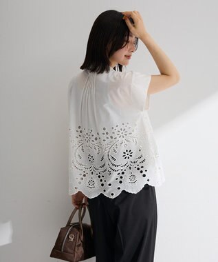 Green Parks スカラップ刺しゅうブラウス Off White
