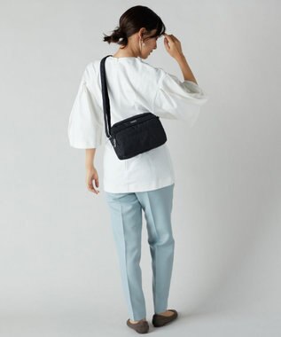 Y'SACCS サスティナブルポシェット ブラック