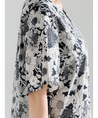 Te chichi 【LIBERTY FABRICS】Vネックフレアワンピース ブラック