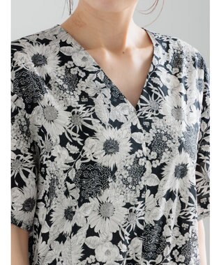 Te chichi 【LIBERTY FABRICS】Vネックフレアワンピース ブラック