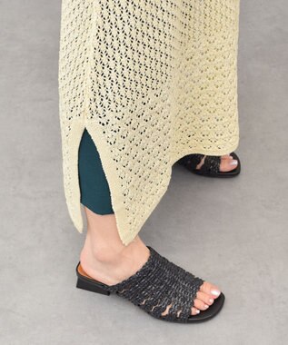 INTER-CHAUSSURES 【ANGEL ALARCON】ローヒールラフィアサンダル ブラック雑材