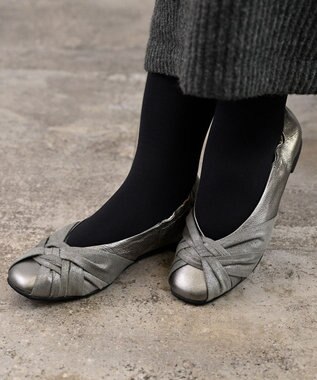 nouvelleRobe Oū 【本革・高反発】Square スクエアトゥ メッシュモチーフパンプス グリーンメタリック