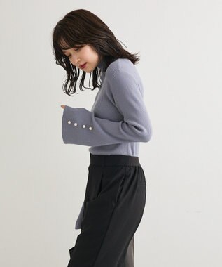 Green Parks ・ｓｗｉｎｇ　ｂｙ　袖パールボタンフレアリブニット Blue