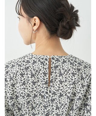 earth music&ecology 小花柄Ｖネックワンピース Ivory