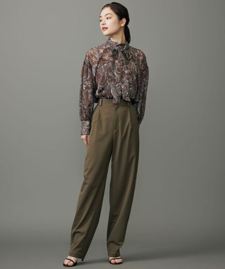 自由区 ペイズリープリントボウタイ ブラウス モカ