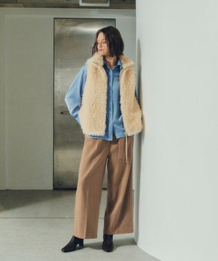 YECCA VECCA カーリーファーZIPジレ Beige