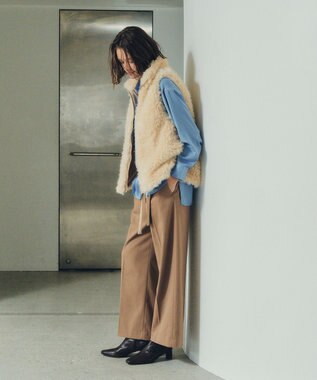 YECCA VECCA カーリーファーZIPジレ Beige