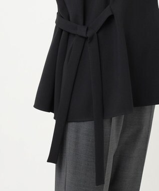 23区 【R(アール)】ダブルクロス ベルテッドブラウス ブラック系