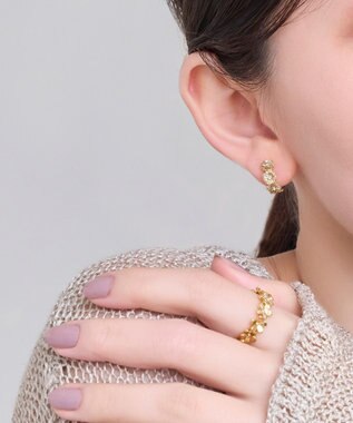 Phoebe 【金属アレルギー対応】マーガレットフラワーフープピアス　ゴールド ゴールド