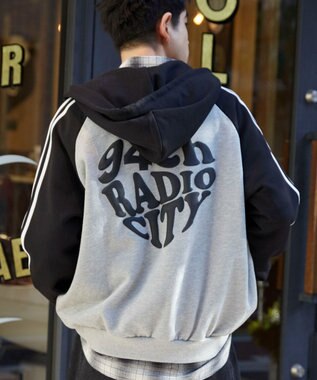 WEGO 【ユニセックス着用ITEM】ラグラングラフィックZIPパーカー ブラック