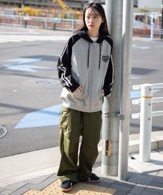 WEGO 【ユニセックス着用ITEM】ラグラングラフィックZIPパーカー ブラック