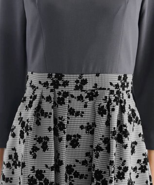 Tiaclasse L フロッキードッキングワンピース チャコールグレー×グレーチェック