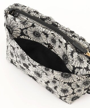 TOCCA 【美人百花掲載】【新色登場】FRILL POCHETTE ポシェット ブラック系1