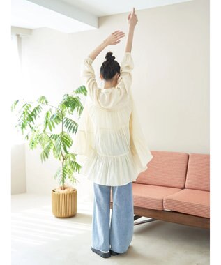 earth music&ecology コットンボイル切替ティアードチュニック Ivory