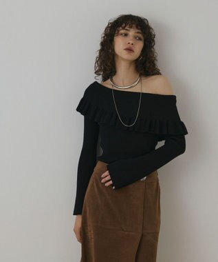 オフショルフリルニットトップ