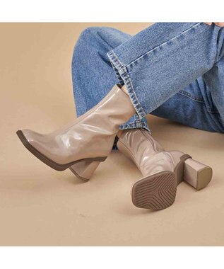MODE ET JACOMO <carino>【レイン対応】スクエアトゥブロックヒールブーツ ベージュエナメル