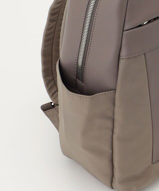 Y'SACCS 【ムック本掲載】ブロックモチーフリュックサック グレージュ