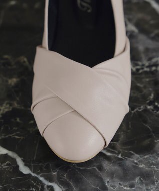 Tiaclasse 【安田美沙子さん/小倉優子さん着用】捻りデザインパンプス アイボリー