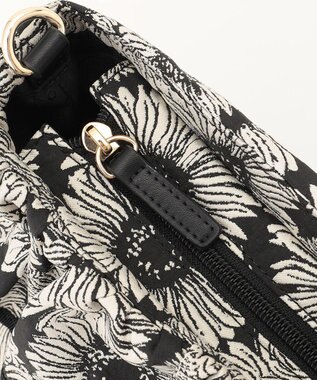 TOCCA 【美人百花掲載】【新色登場】FRILL POCHETTE ポシェット ブラック系1