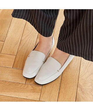 MODE ET JACOMO <carino>スクエアトゥフラットシューズ アイボリー