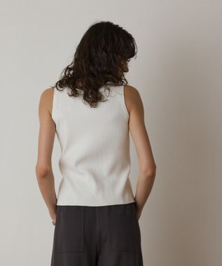 GRACE CONTINENTAL Uネックリブニットトップ ホワイト