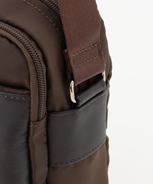 Y'SACCS ナイロン×牛革コンビシリーズ　横型ショルダーバッグ　SSサイズ チョコ