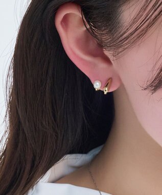 Phoebe 【痛くないシリーズ金属アレルギー対応】ダブルメタルパールフロートライトフィットイヤリング　ゴールド