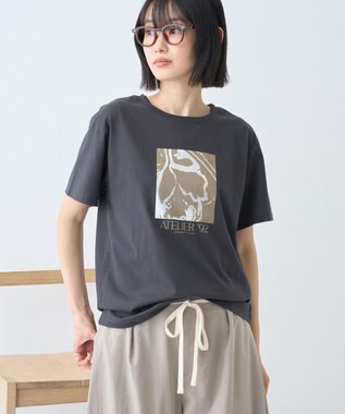 AMERICAN HOLIC フォト&レタリングプリントTシャツ Charcoal Gray