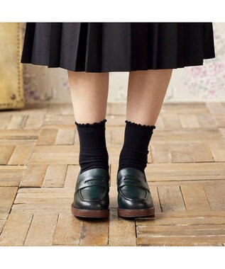 ing <ing>ストーム入りヒールローファー グリーン