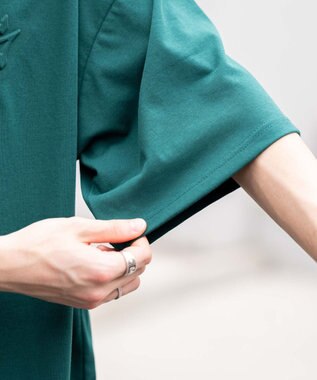 WEGO 【接触冷感/ユニセックス着用ITEM】エンボスロゴグラフィックTPK（SS） ダークグリーン