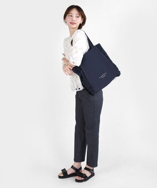TOCCA 【大人百花掲載】【A4サイズ対応・折りたたみ可】TRIM WAVES SUBBAG サブバッグ ネイビー系