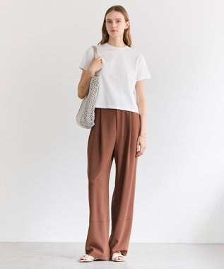 BEIGE， GYPSUM / シルキータッチ セミワイドタックパンツ Brown