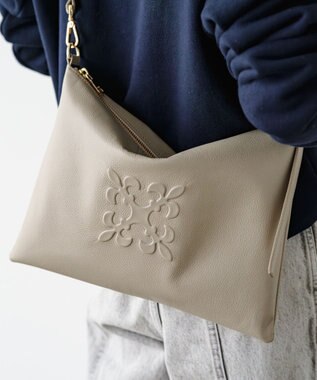 russet エンボスモノグラム ソフトレザーショルダーバッグ(CE-1547) GrayBeige