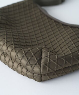 MIYABIYA LAQUOH【撥水加工】篭目柄エンボスボンディングショルダー モスグリーン