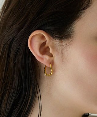 Phoebe 〈金属アレルギー対応〉デイリーニュアンスフープピアス　ゴールド　ステンレス