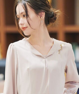 Tiaclasse パール付きニュアンスウェーブブローチ ゴールド