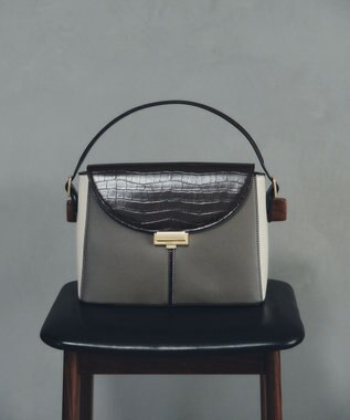 YECCA VECCA 配色メタルポイントバッグ