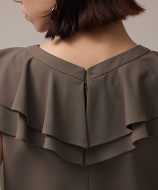 GRACE CONTINENTAL フリルサロペット カーキ