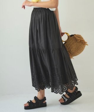 Feroux 【洗える】刺繍ティアード スカート グレー系