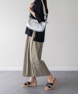 INTER-CHAUSSURES 【RIPANI】スポーティベルト・シルバーショルダーバッグ シルバー
