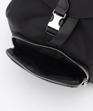 ICB LIMONTA ナイロン フラップ型リュック ブラック系