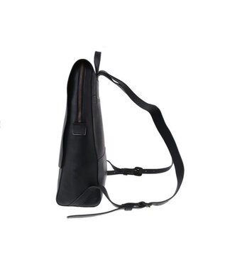 genten ミネルヴァ　フラップリュック クロ