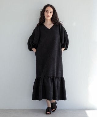 Green Parks ■ＥＳＣＡＲ　エンボスＶネックワンピース Black