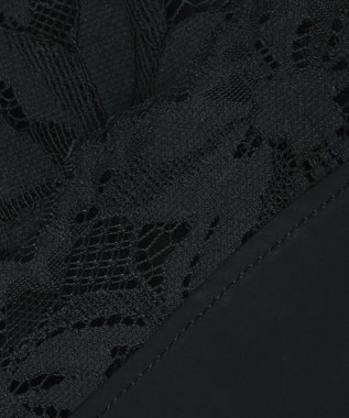 自由区 【洗える】フラワーコードレース ペプラムブラウス ブラック系