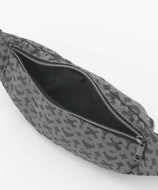 23区GOLF 【UNISEX】モノグラムボディバッグ　ペットボトルも入る！タウンユースにもおすすめ ブラック系5