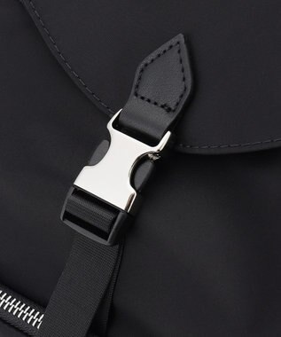 ICB LIMONTA ナイロン フラップ型リュック ブラック系