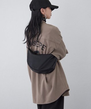 russet ナイロンラウンドショルダーバッグ (CE-1327-WEB) Black2