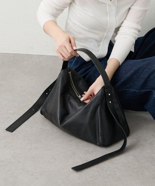 russet トライアングルショルダーバッグ(CE-1675) Black